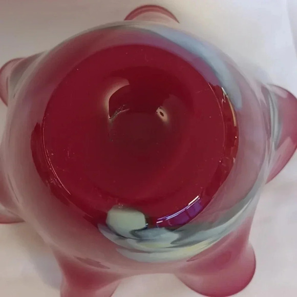Vintage hand blown cased red white gray vase - Picture 4 of 4